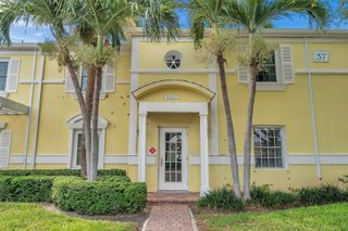 5257 BEACH DRIVE SE D, St Petersburg, FL 33705