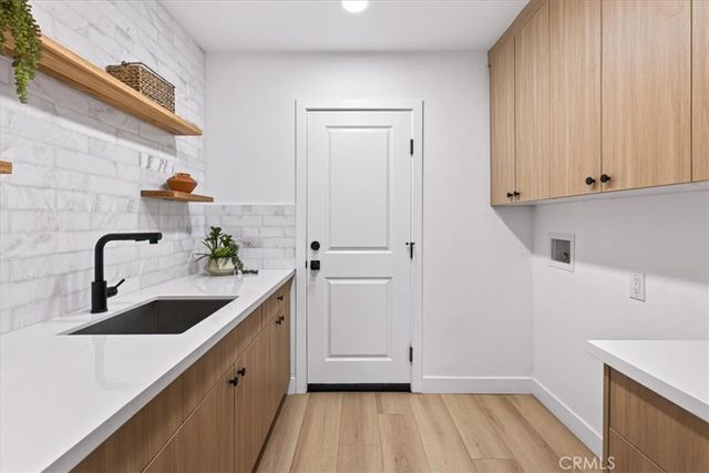 3861 S Norton Avenue, Los Angeles, CA 90008