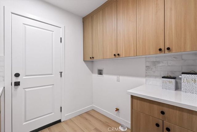 3861 S Norton Avenue, Los Angeles, CA 90008