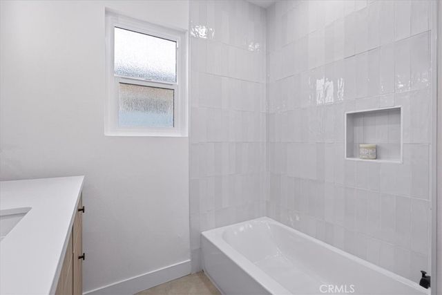3861 S Norton Avenue, Los Angeles, CA 90008