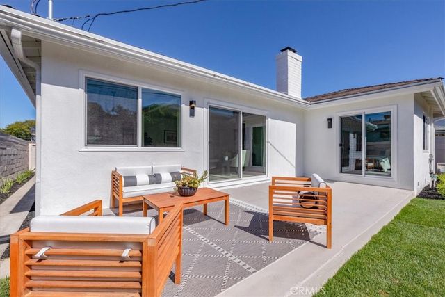 3861 S Norton Avenue, Los Angeles, CA 90008