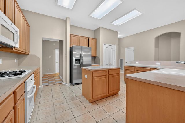 11714 Peachwood Lake Drive, Sugar Land, TX 77498