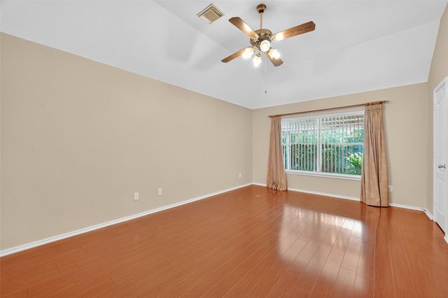 11714 Peachwood Lake Drive, Sugar Land, TX 77498