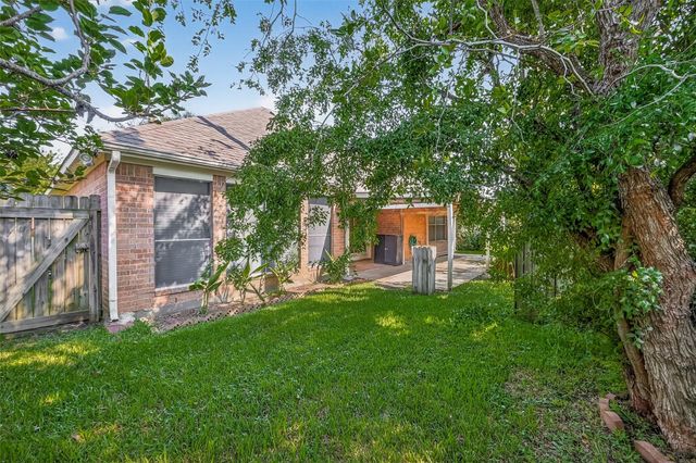 11714 Peachwood Lake Drive, Sugar Land, TX 77498