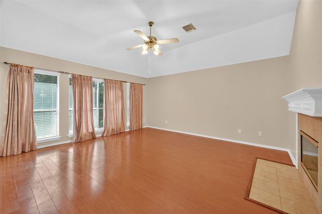 11714 Peachwood Lake Drive, Sugar Land, TX 77498