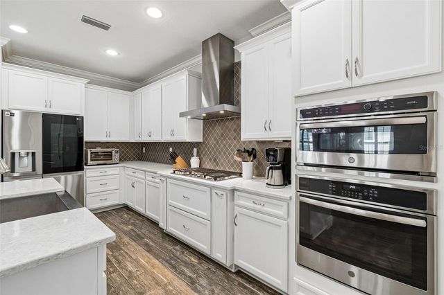 7426 SUNGOLD MEADOW COURT, Apollo Beach, FL 33572