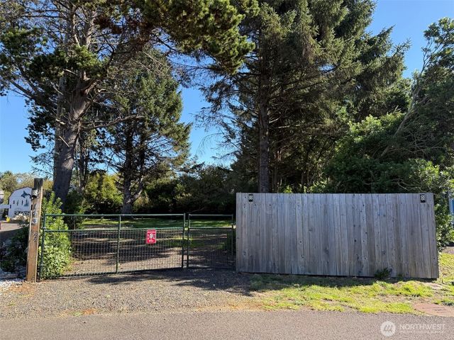 143 Aries Court SW, Ocean Shores, WA 98569