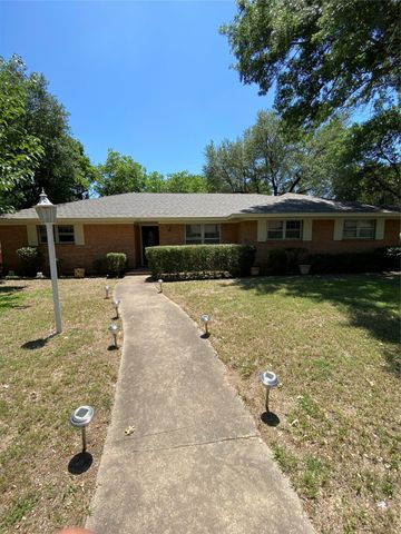 1203 Springbrook Circle, Desoto, TX 75115