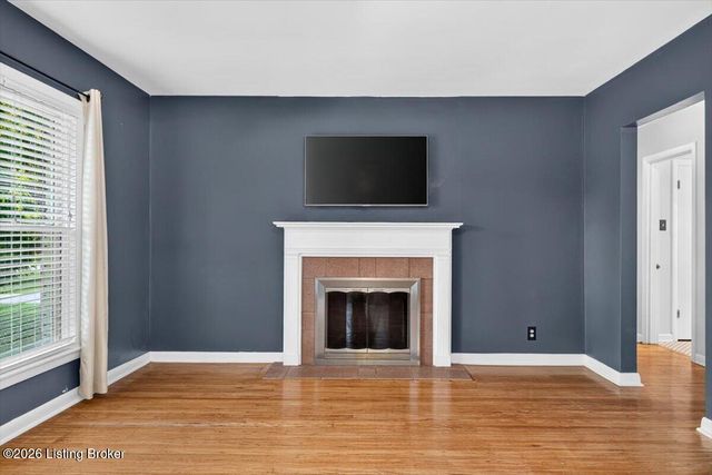 4321 Dannywood Rd, Louisville, KY 40220