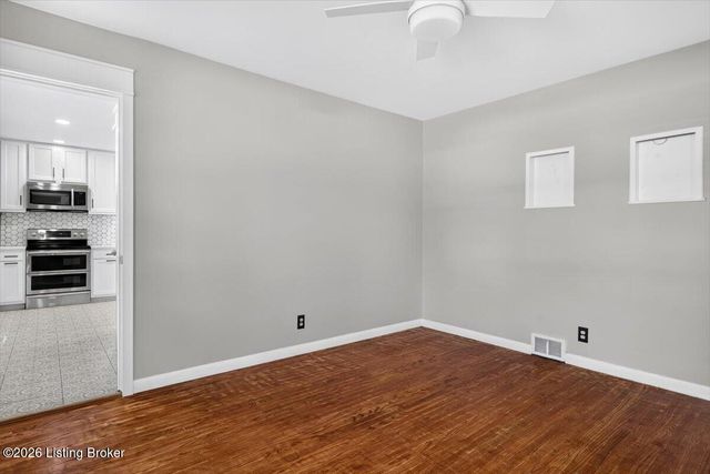 4321 Dannywood Rd, Louisville, KY 40220