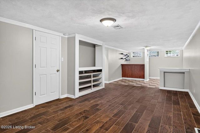 4321 Dannywood Rd, Louisville, KY 40220