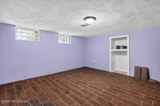 4321 Dannywood Rd, Louisville, KY 40220