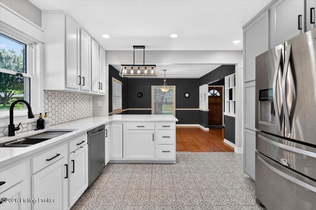 4321 Dannywood Rd, Louisville, KY 40220