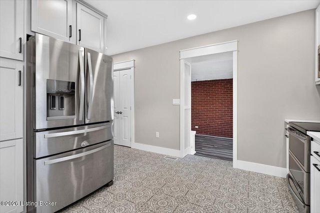 4321 Dannywood Rd, Louisville, KY 40220