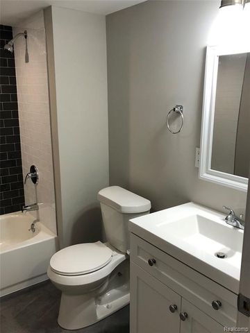 2639 Columbia Road 8, Berkley, MI 48072