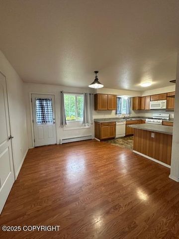 2541 Lyvona Lane, Anchorage, AK 99502