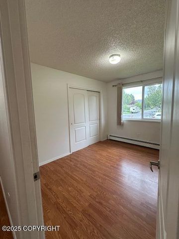 2541 Lyvona Lane, Anchorage, AK 99502