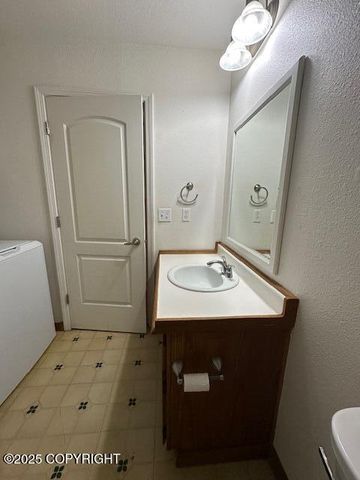 2541 Lyvona Lane, Anchorage, AK 99502