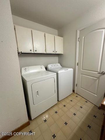 2541 Lyvona Lane, Anchorage, AK 99502