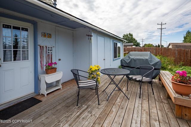 2541 Lyvona Lane, Anchorage, AK 99502