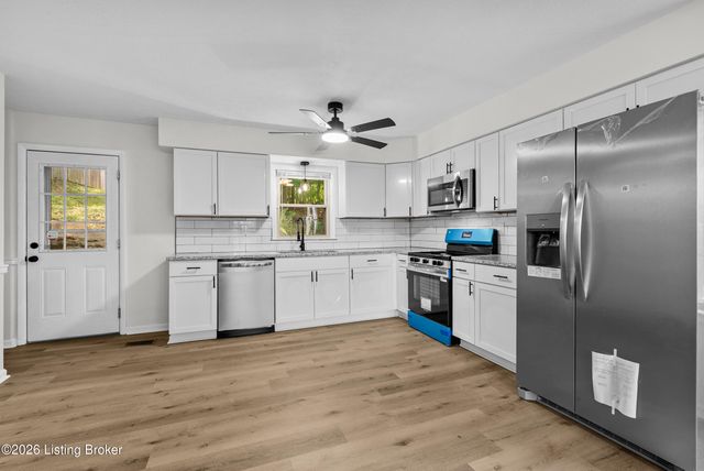 10811 Stonestreet Rd, Louisville, KY 40272