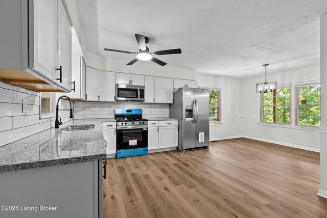 10811 Stonestreet Rd, Louisville, KY 40272