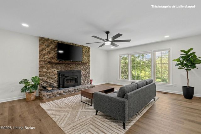 10811 Stonestreet Rd, Louisville, KY 40272