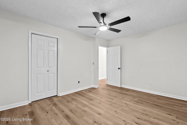 10811 Stonestreet Rd, Louisville, KY 40272