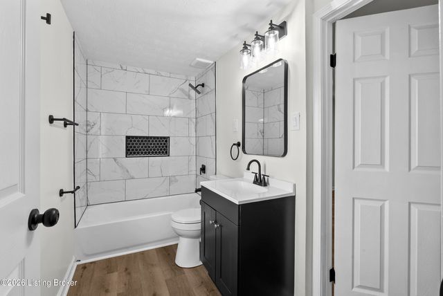 10811 Stonestreet Rd, Louisville, KY 40272