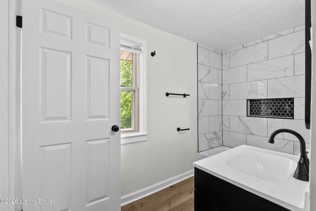 10811 Stonestreet Rd, Louisville, KY 40272