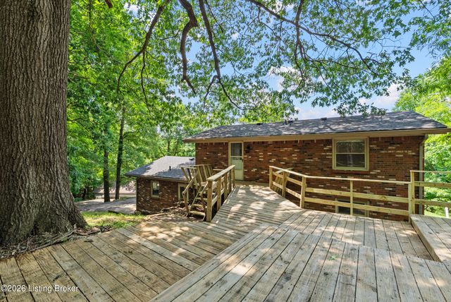 10811 Stonestreet Rd, Louisville, KY 40272