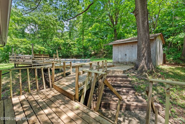 10811 Stonestreet Rd, Louisville, KY 40272