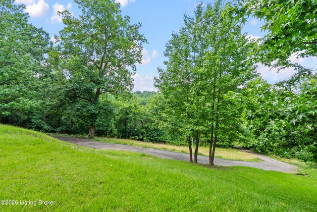 10811 Stonestreet Rd, Louisville, KY 40272