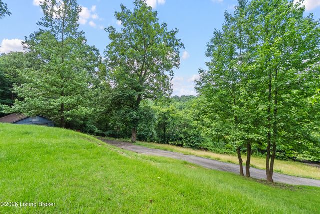 10811 Stonestreet Rd, Louisville, KY 40272