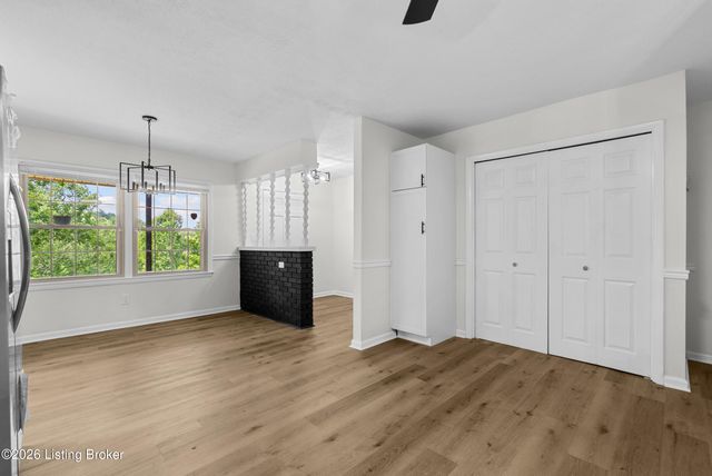 10811 Stonestreet Rd, Louisville, KY 40272