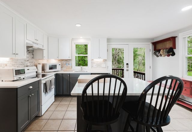 6 Michelle Lane, Mattapoisett, MA 02739