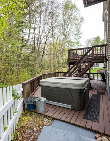 6 Michelle Lane, Mattapoisett, MA 02739