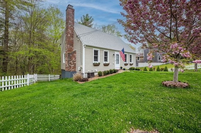 6 Michelle Lane, Mattapoisett, MA 02739