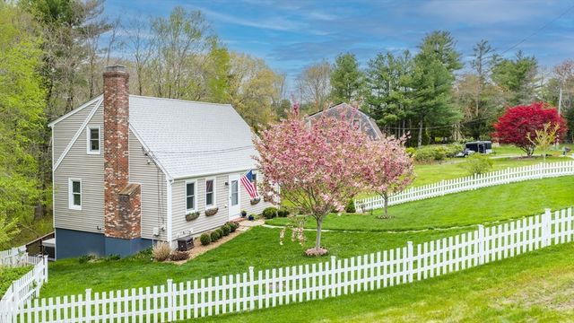 6 Michelle Lane, Mattapoisett, MA 02739