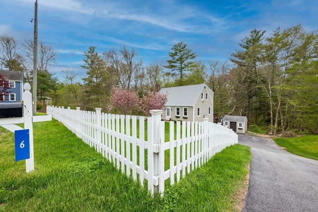 6 Michelle Lane, Mattapoisett, MA 02739