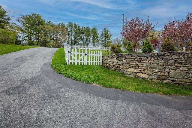 6 Michelle Lane, Mattapoisett, MA 02739