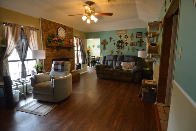 1306 Clearfield Drive, Cleburne, TX 76033