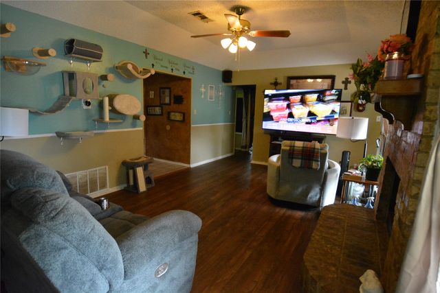 1306 Clearfield Drive, Cleburne, TX 76033