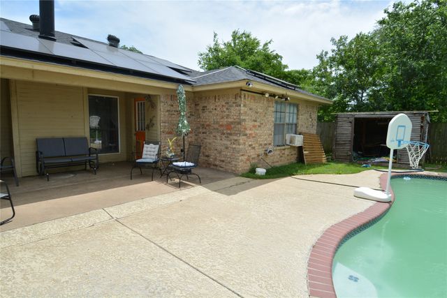 1306 Clearfield Drive, Cleburne, TX 76033