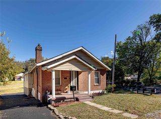 2528 Leslie Avenue, Overland, MO 63114