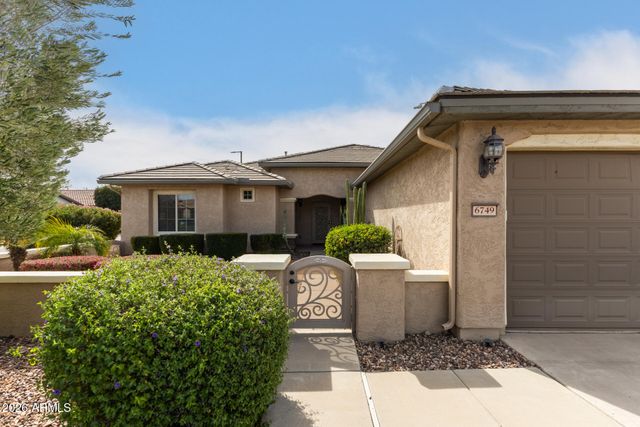 6749 W NOBLE PRAIRIE Way, Florence, AZ 85132