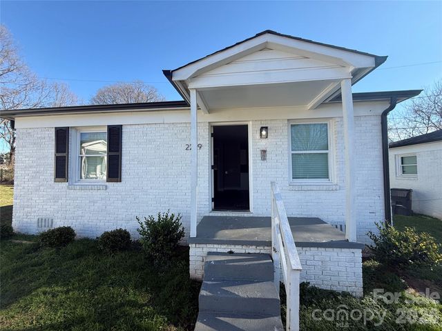 2225 Alma Court, Charlotte, NC 28206