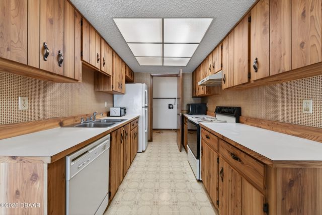 14 Tomoka Meadows Boulevard, Ormond Beach, FL 32174