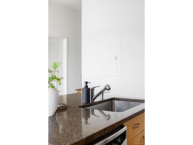 2958 Syracuse St 406, Denver, CO 80238