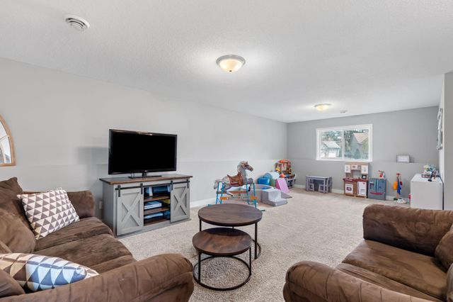 1851 102nd Avenue NW, Coon Rapids, MN 55433